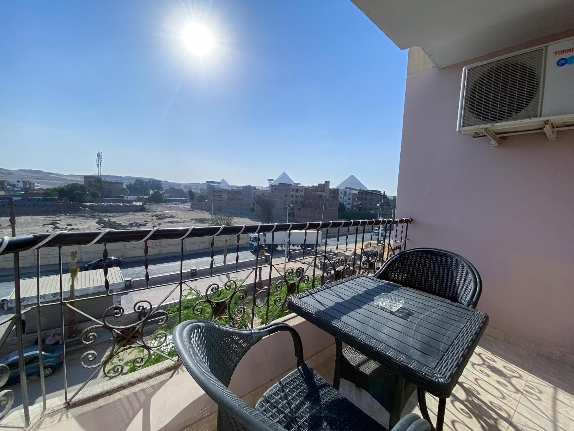 Young Pharaoh View Inn Kairo Exterior foto